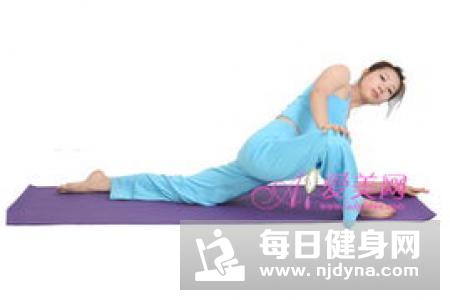 最常见的快速瘦腰的瑜伽动作